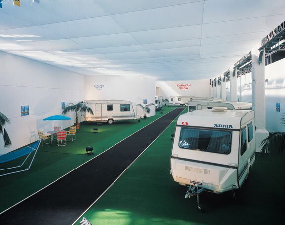 Guillaume Bijl, installation Caravan Show, 1989