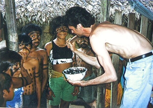 Pr-Meyer-Dr.Meyer_Satere_Crianças_Pintura-corporal_Jenipapo_00021b Pr-Meyer-Dr-Meyer-